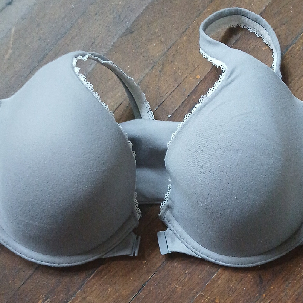 Victoria's Secret Seamless Bra Intimates - Picture 11 of 11